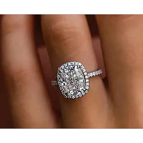 NEW Women’s 6ct Cushion Cut Halo‎ Simulated Diamond Engagement Ring, Size 6 - Picture 1 of 16